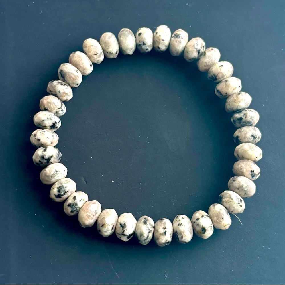 Cut Dalmatian Jasper Crystal Bracelet